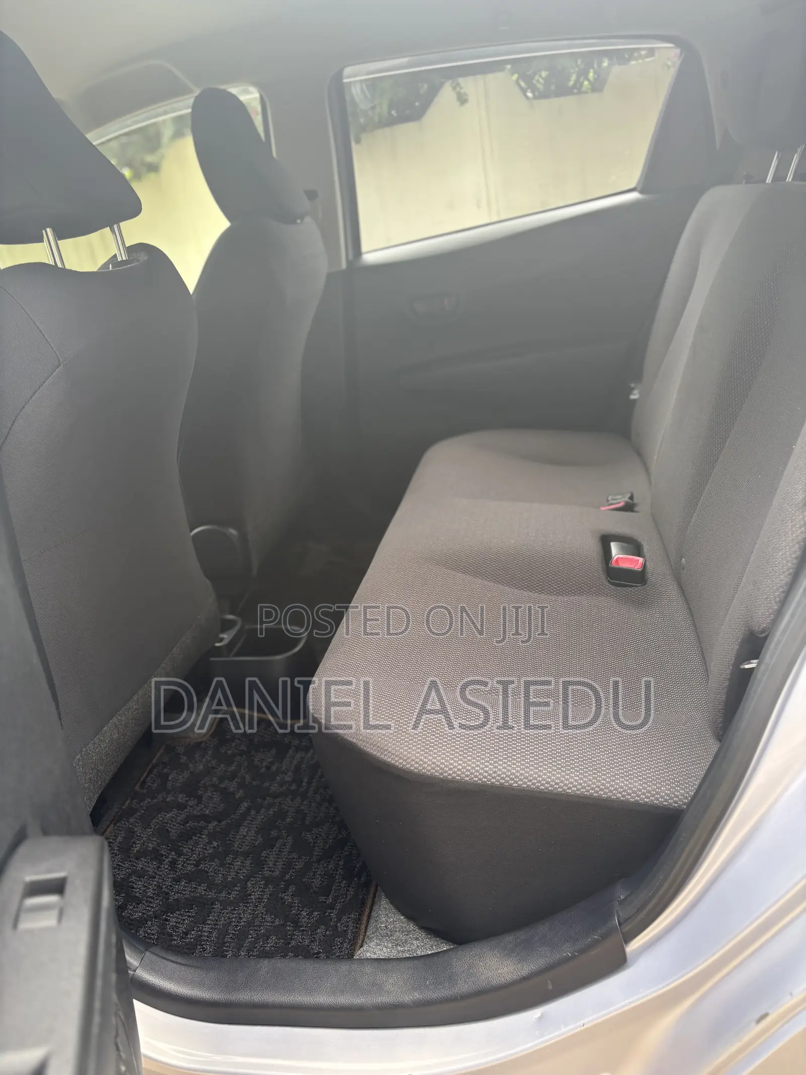Toyota Vitz 1.3 AWD 3dr 2013 Silver