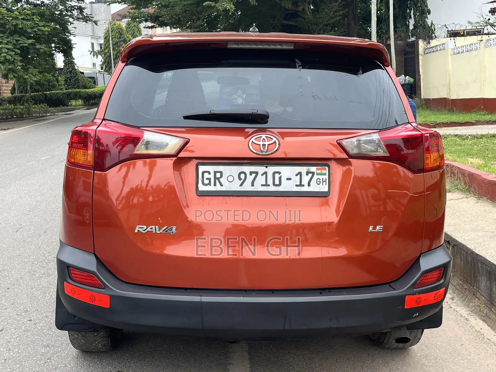 Toyota RAV4 LE 4dr SUV AWD (2.5L 4cyl 6A) 2015 Orange