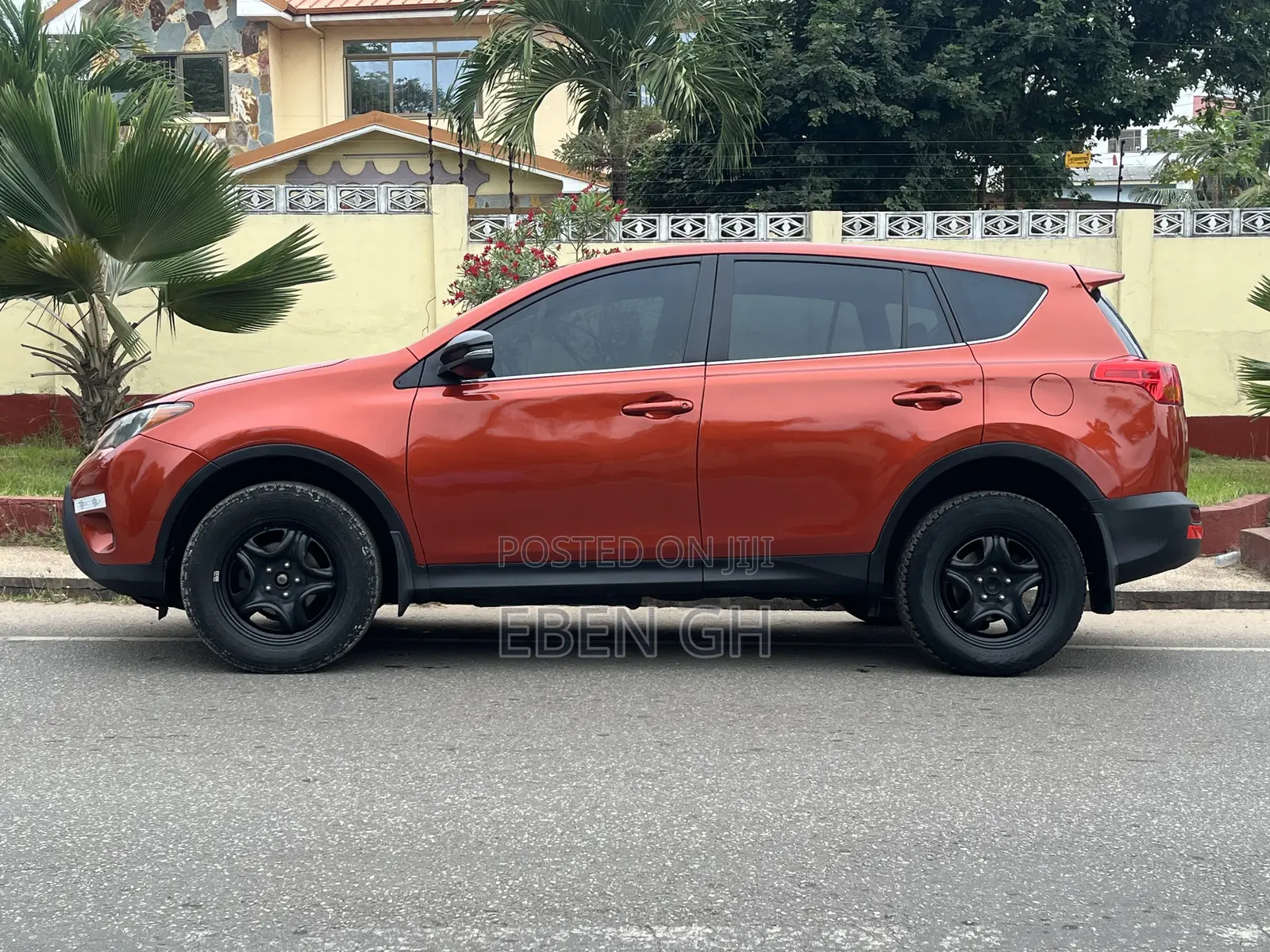 Toyota RAV4 LE 4dr SUV AWD (2.5L 4cyl 6A) 2015 Orange