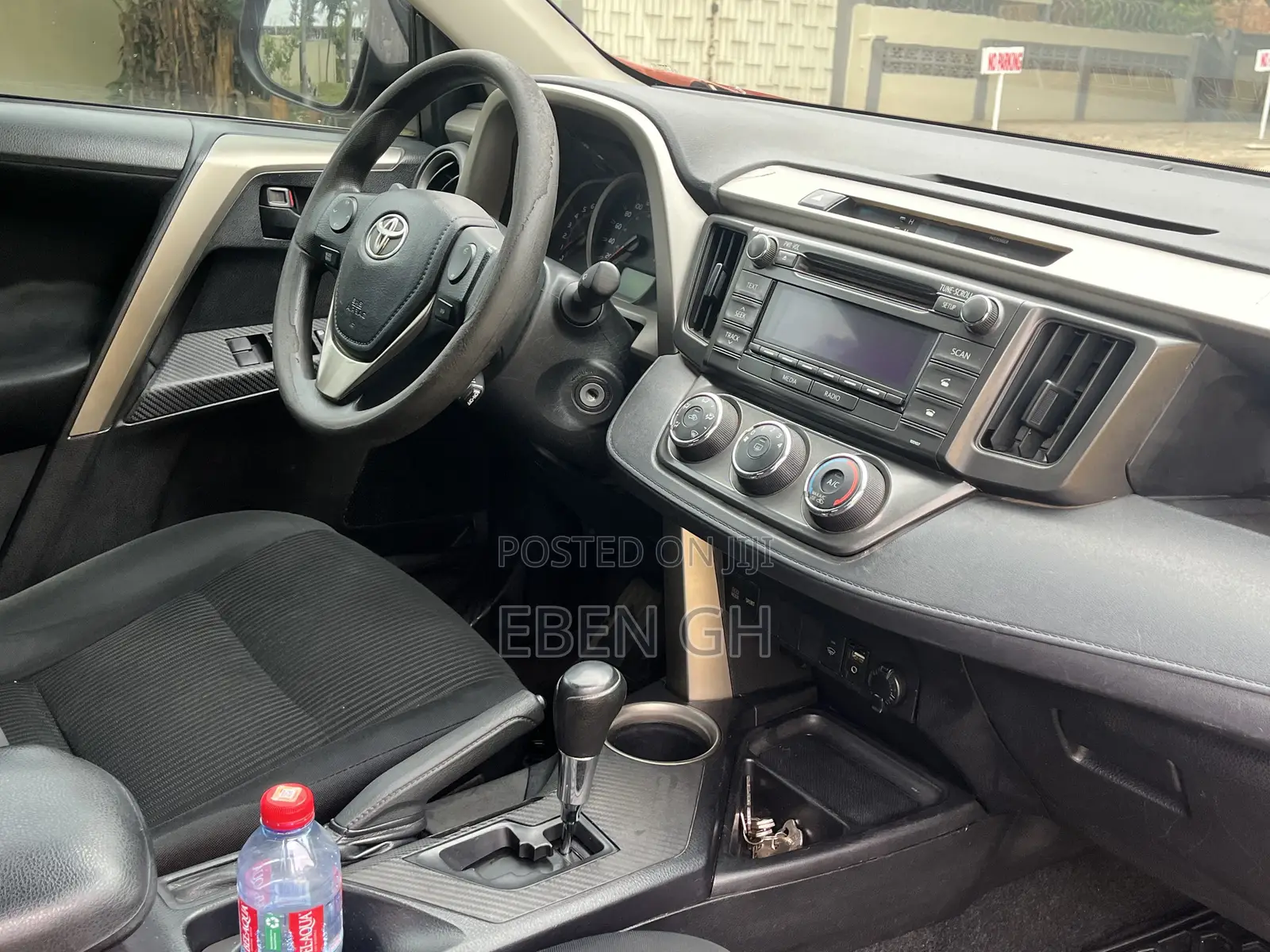Toyota RAV4 LE 4dr SUV AWD (2.5L 4cyl 6A) 2015 Orange
