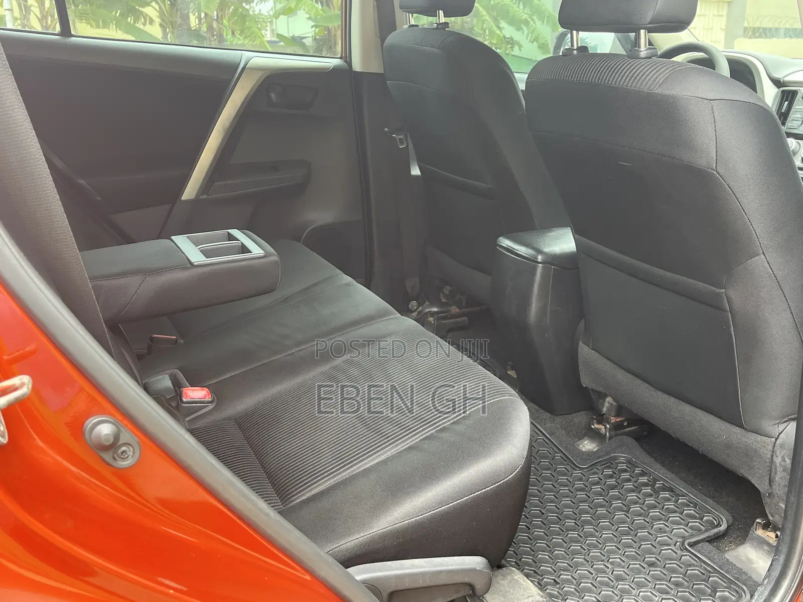 Toyota RAV4 LE 4dr SUV AWD (2.5L 4cyl 6A) 2015 Orange