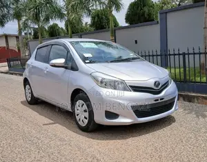 Toyota Vitz 1.3 FWD 5dr 2014 Pearl