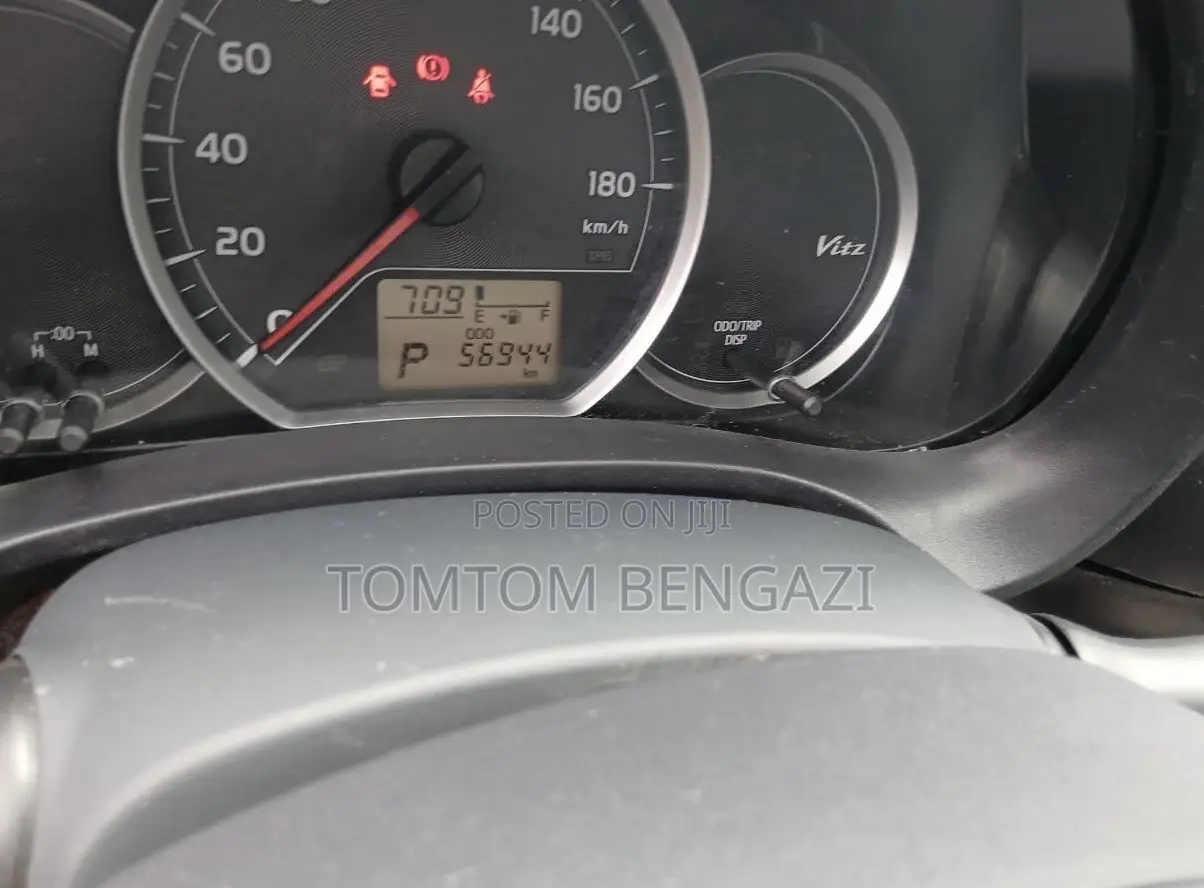 Toyota Vitz 1.3 FWD 5dr 2014 Pearl