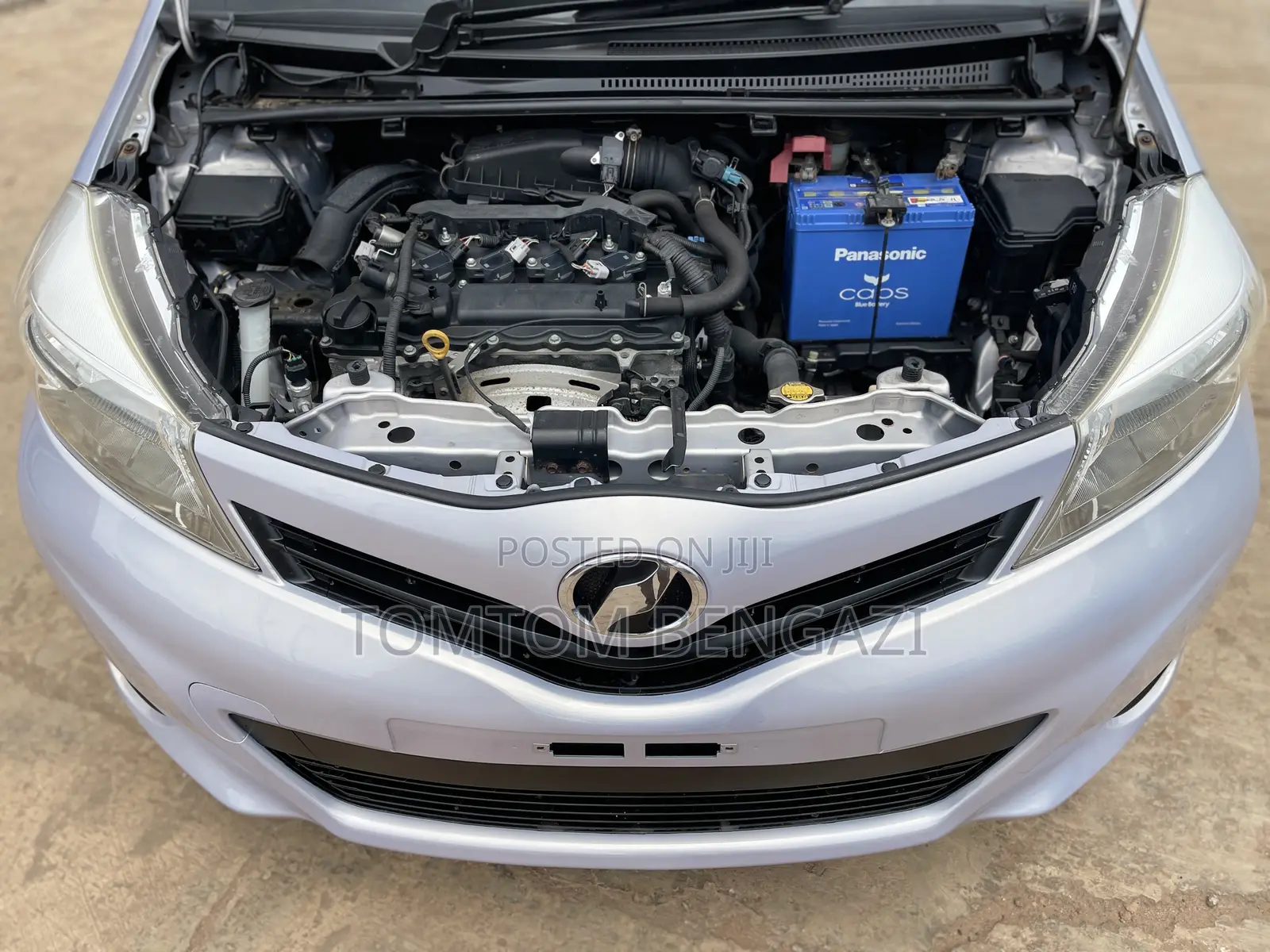 Toyota Vitz 1.3 FWD 5dr 2014 Pearl