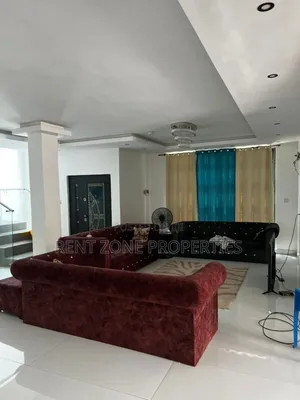 8bdrm Mansion in Ofankor for sale