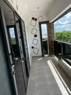 8bdrm Mansion in Ofankor for sale