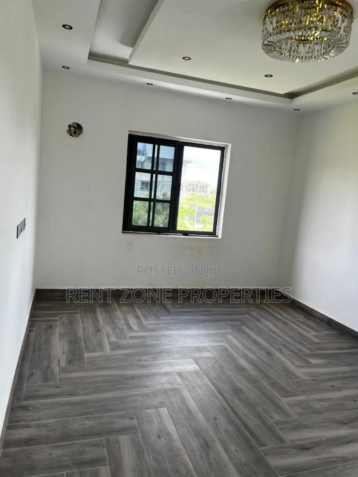 8bdrm Mansion in Ofankor for sale
