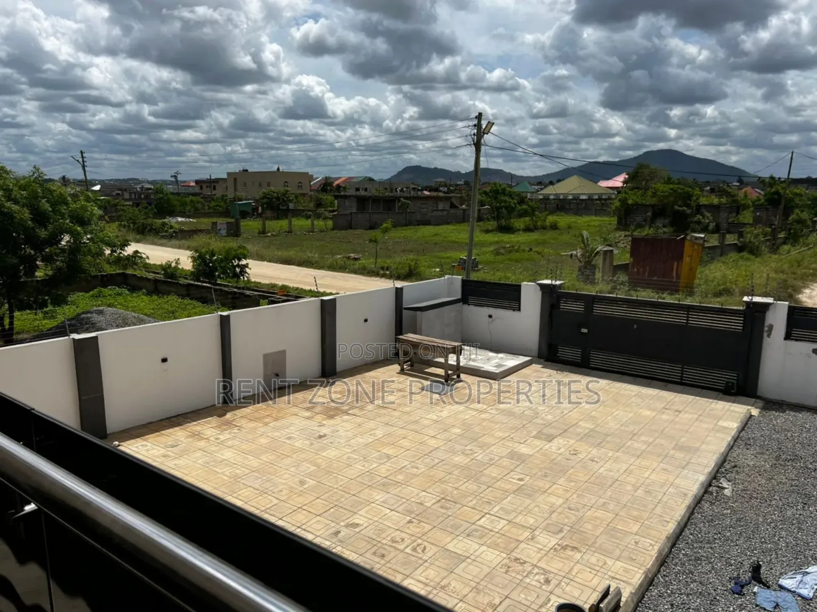 8bdrm Mansion in Ofankor for sale