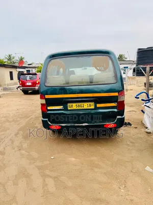 Toyota HiAce 2000 Green