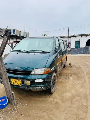 Toyota HiAce 2000 Green