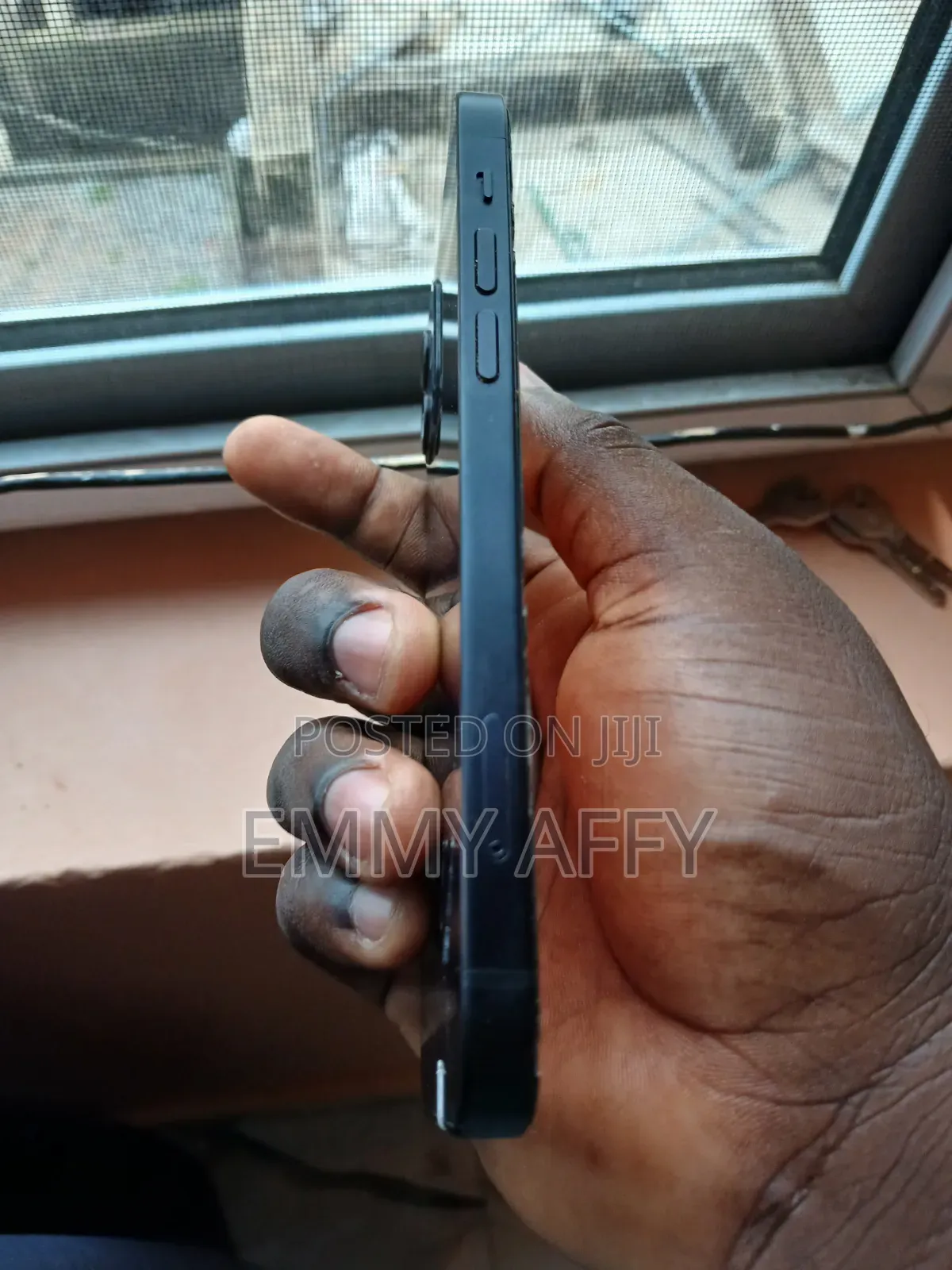 Apple iPhone 12 64 GB Black