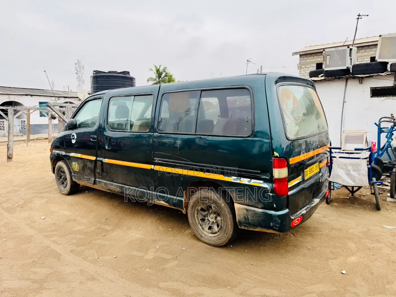 Toyota HiAce 2000 Green