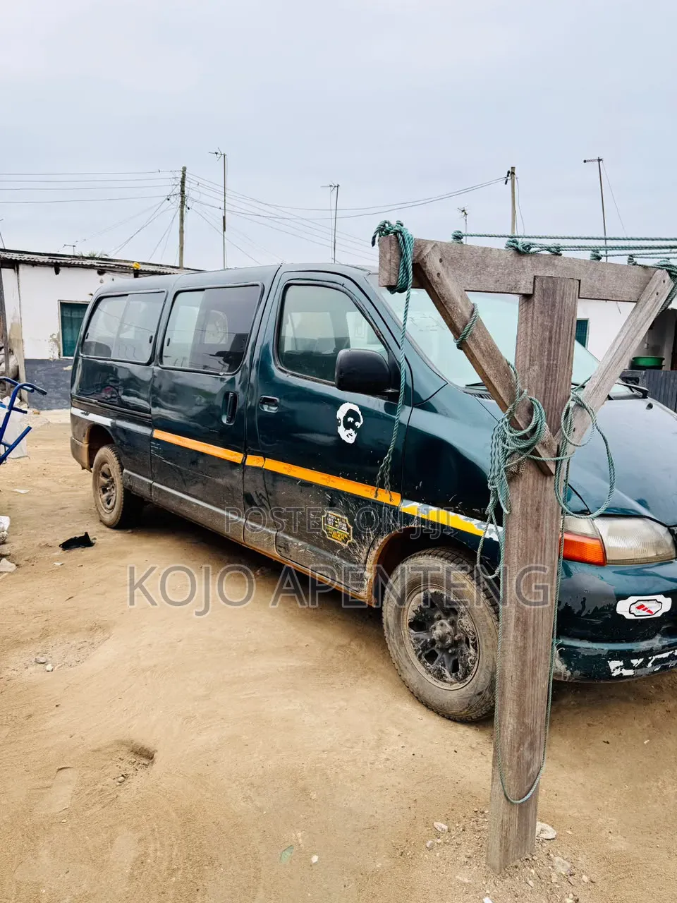 Toyota HiAce 2000 Green