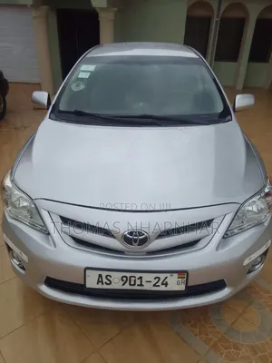 Toyota Corolla LE 4dr Sedan (1.8L 4cyl 4A) 2013 Silver