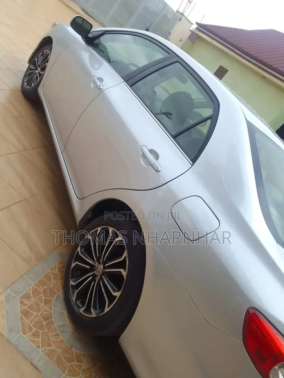 Toyota Corolla LE 4dr Sedan (1.8L 4cyl 4A) 2013 Silver