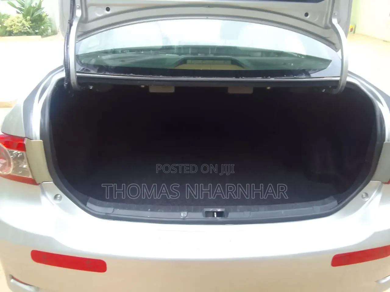 Toyota Corolla LE 4dr Sedan (1.8L 4cyl 4A) 2013 Silver