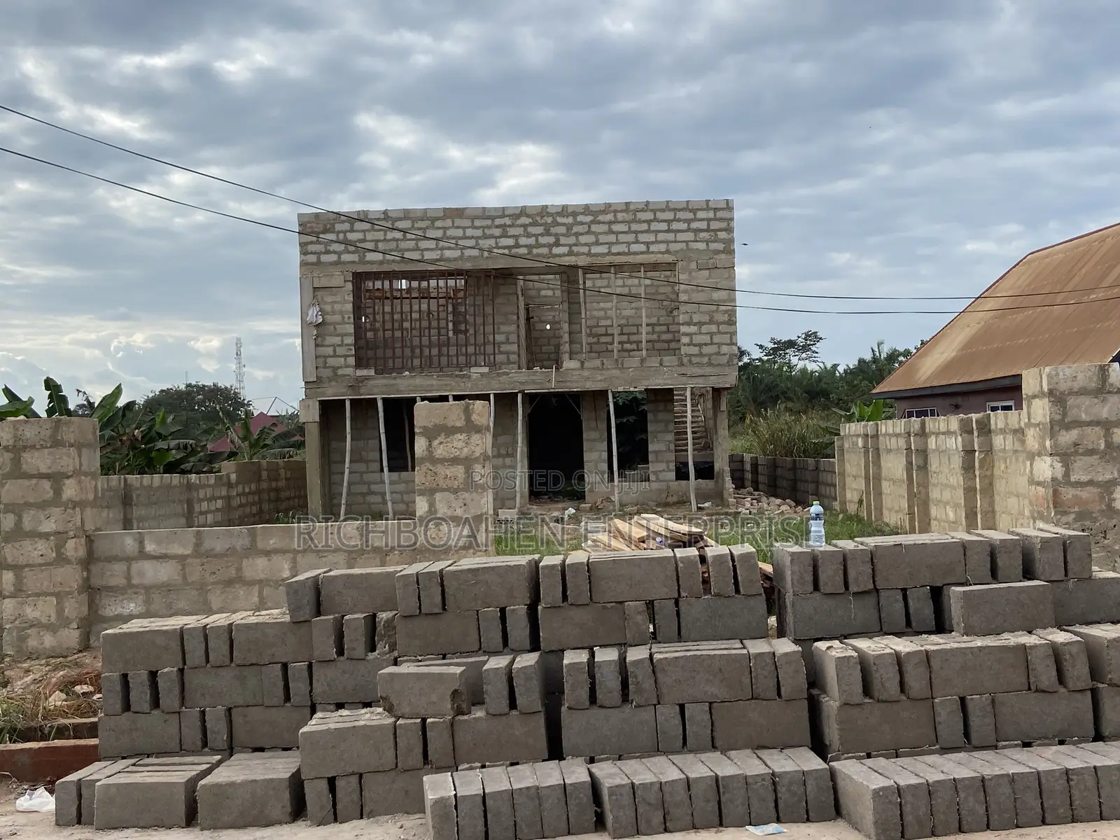 4bdrm Duplex in Richboahen, Atwima Kwanwoma for sale