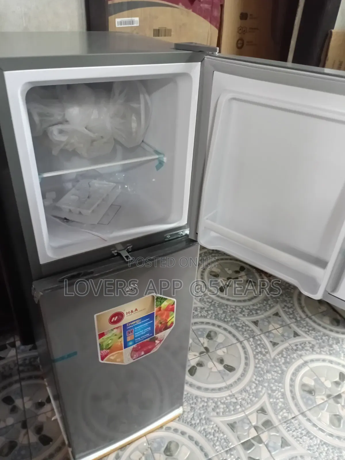 Real Home Quality Refrigerator H a Refrigerator.