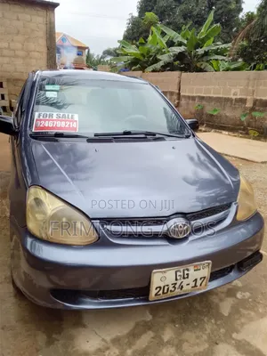 Toyota Echo Sedan 2005