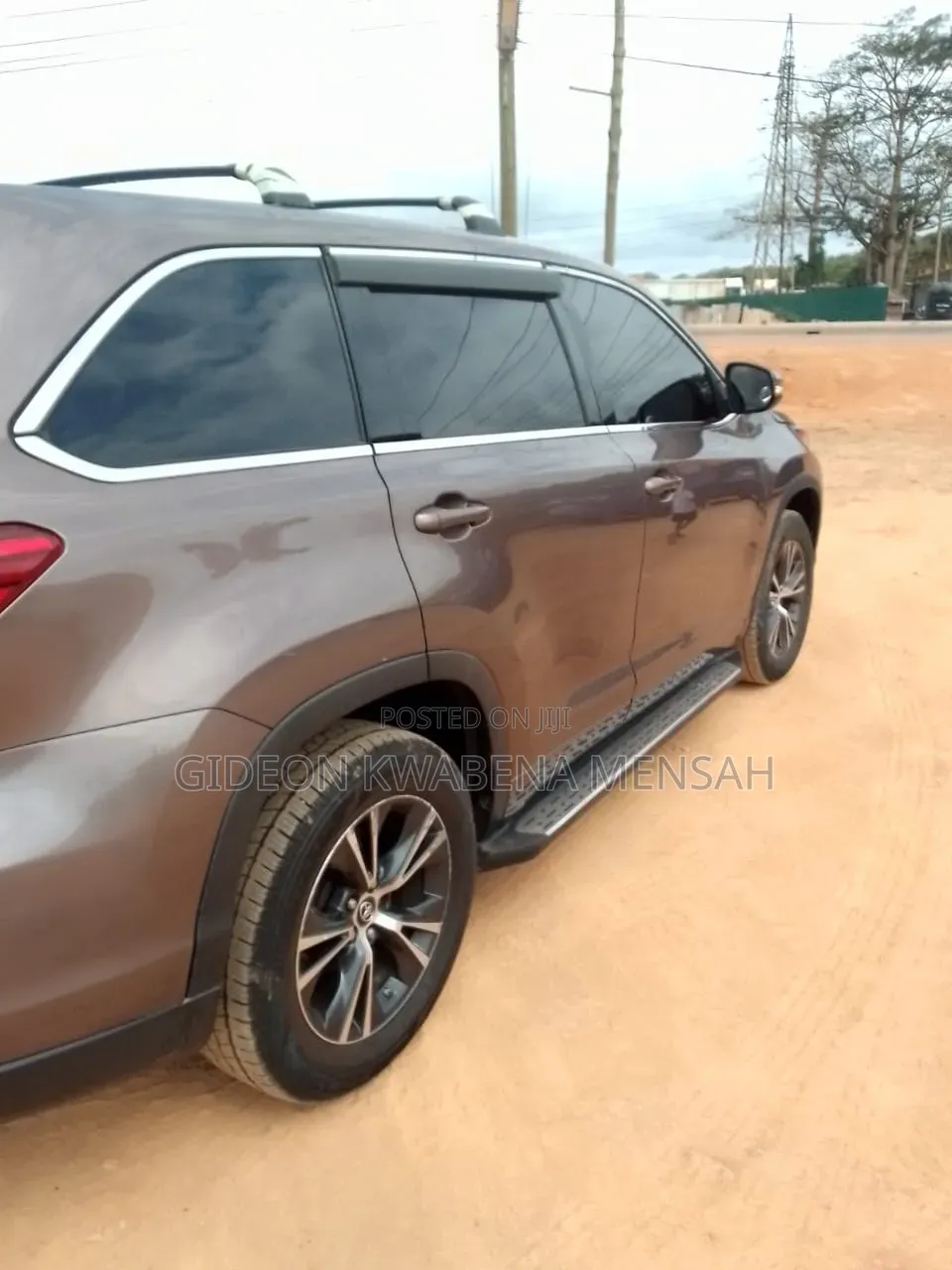 Toyota Highlander LE 2019 Brown