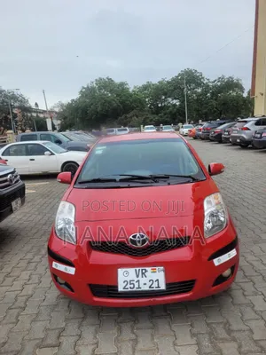 Toyota Vitz 1.0 FWD 5dr 2010 Red