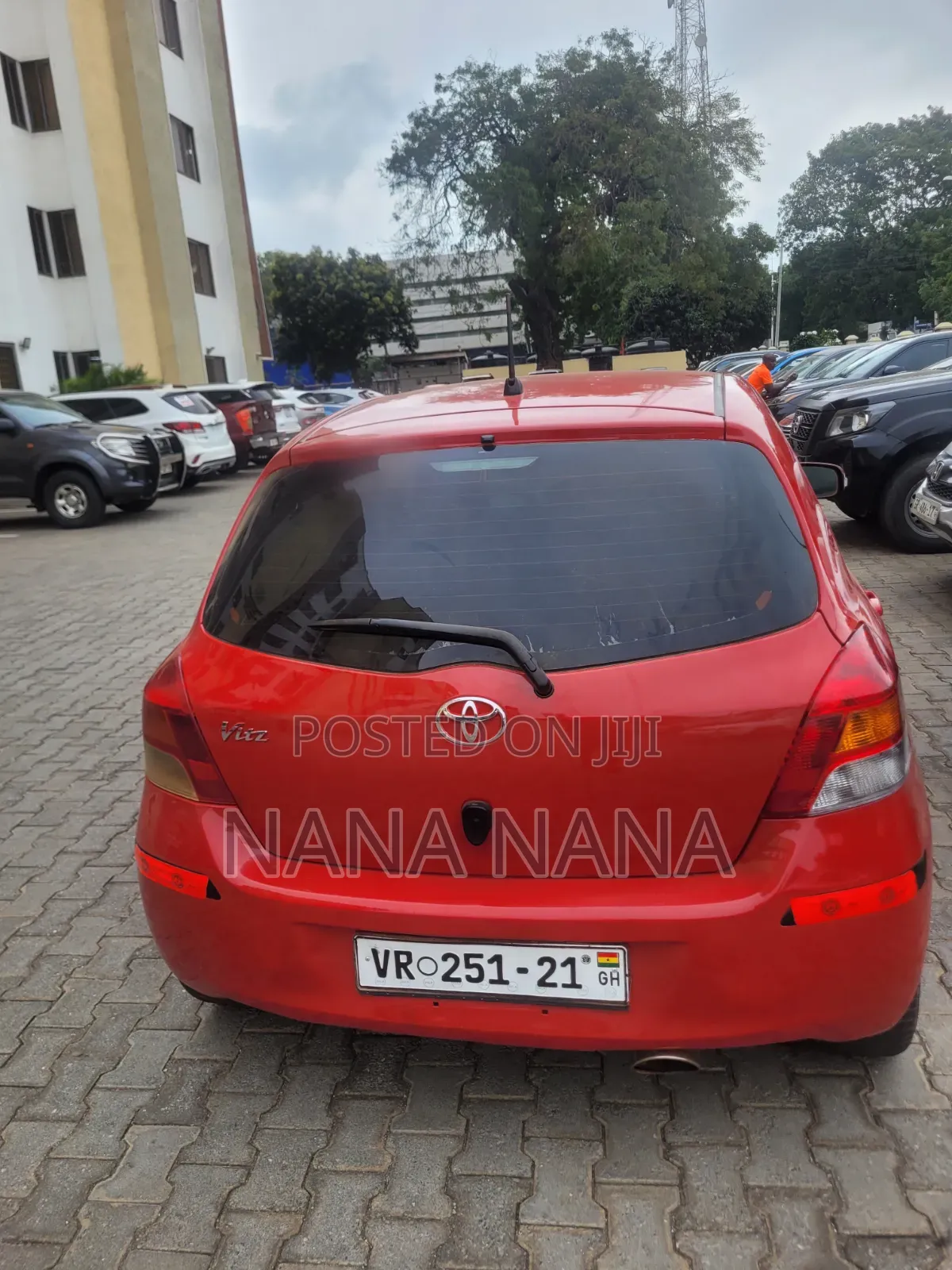 Toyota Vitz 1.0 FWD 5dr 2010 Red
