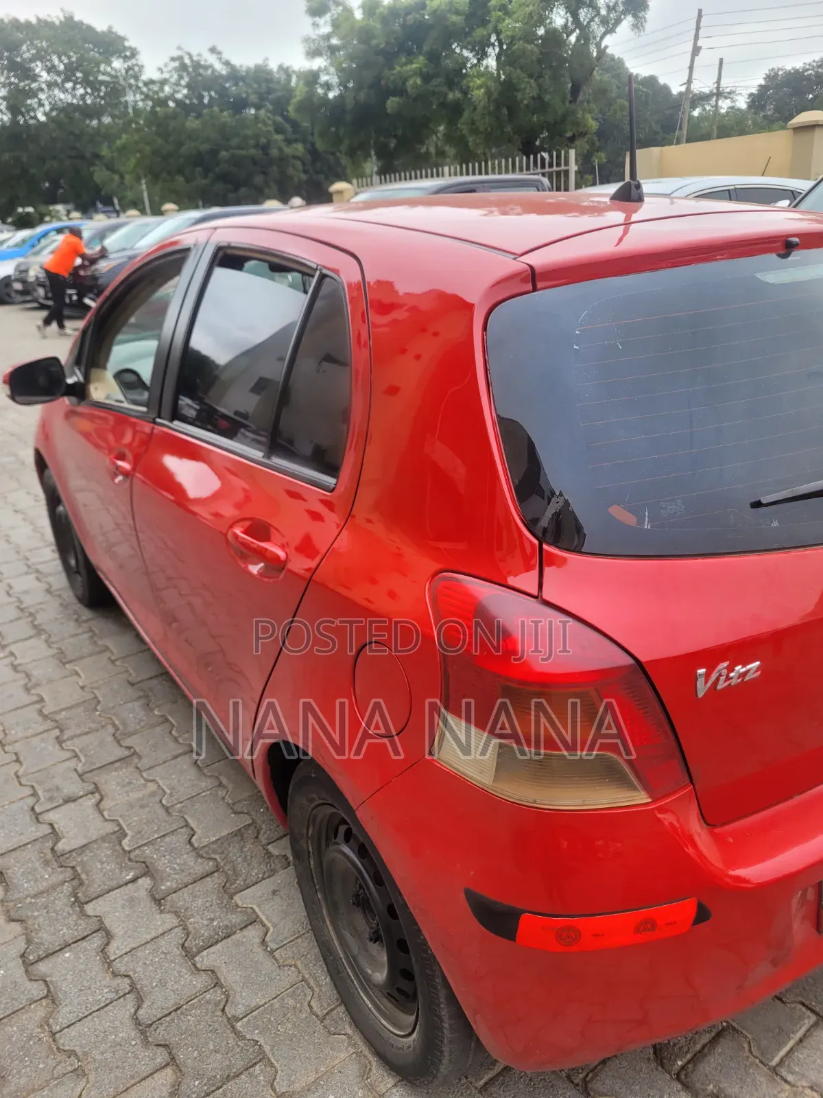 Toyota Vitz 1.0 FWD 5dr 2010 Red