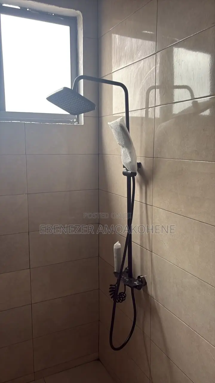 3bdrm Apartment in 7 Brother Apartments, Overhead for rent