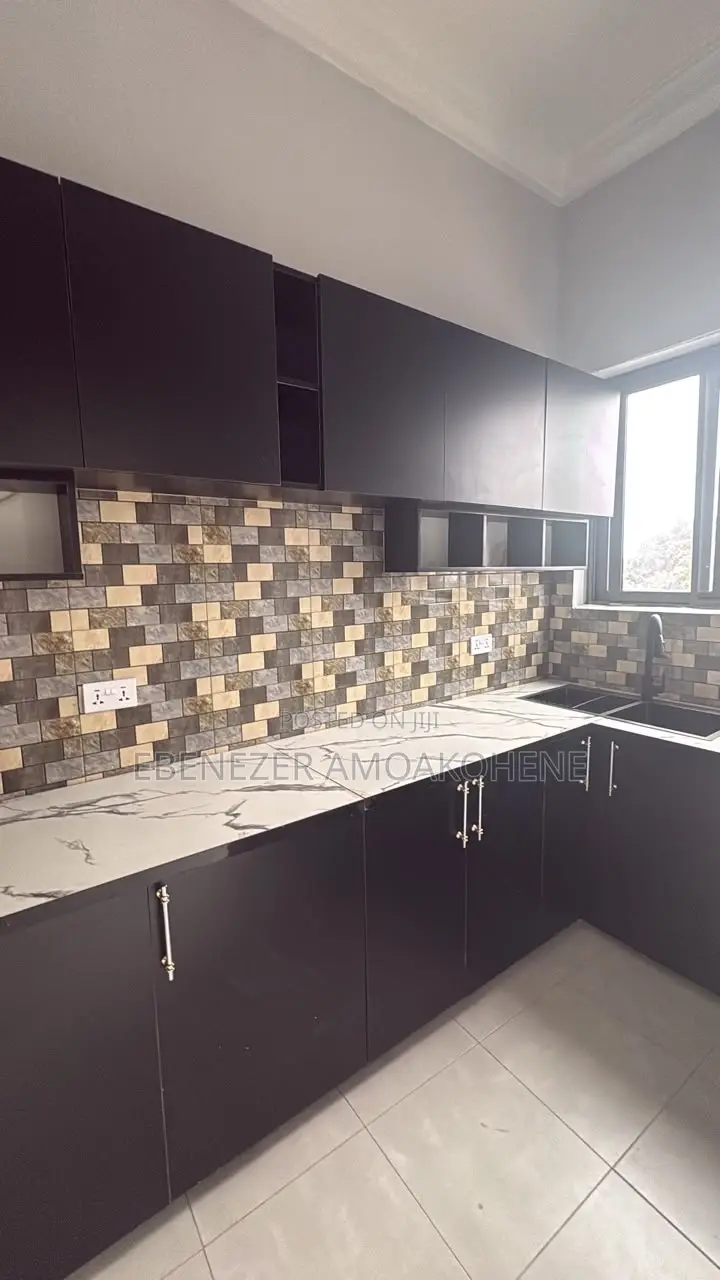 3bdrm Apartment in 7 Brother Apartments, Overhead for rent