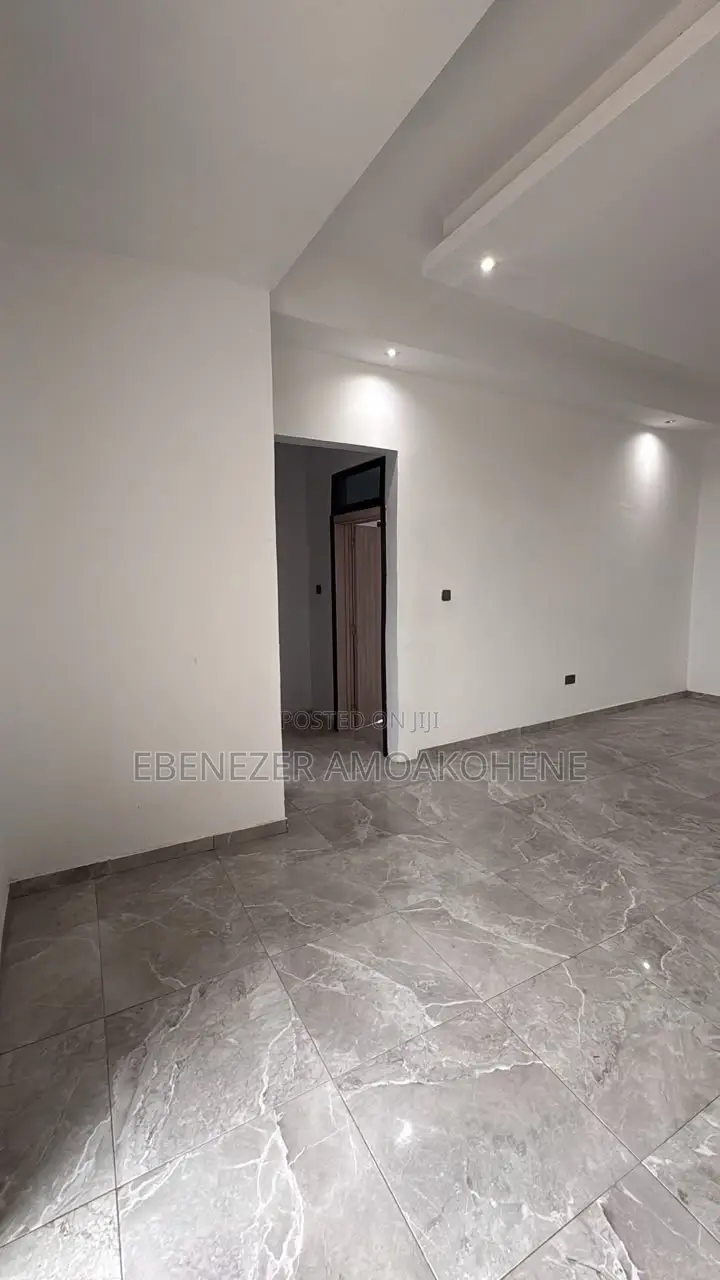 3bdrm Apartment in 7 Brother Apartments, Overhead for rent