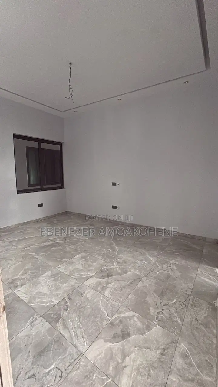 3bdrm Apartment in 7 Brother Apartments, Overhead for rent