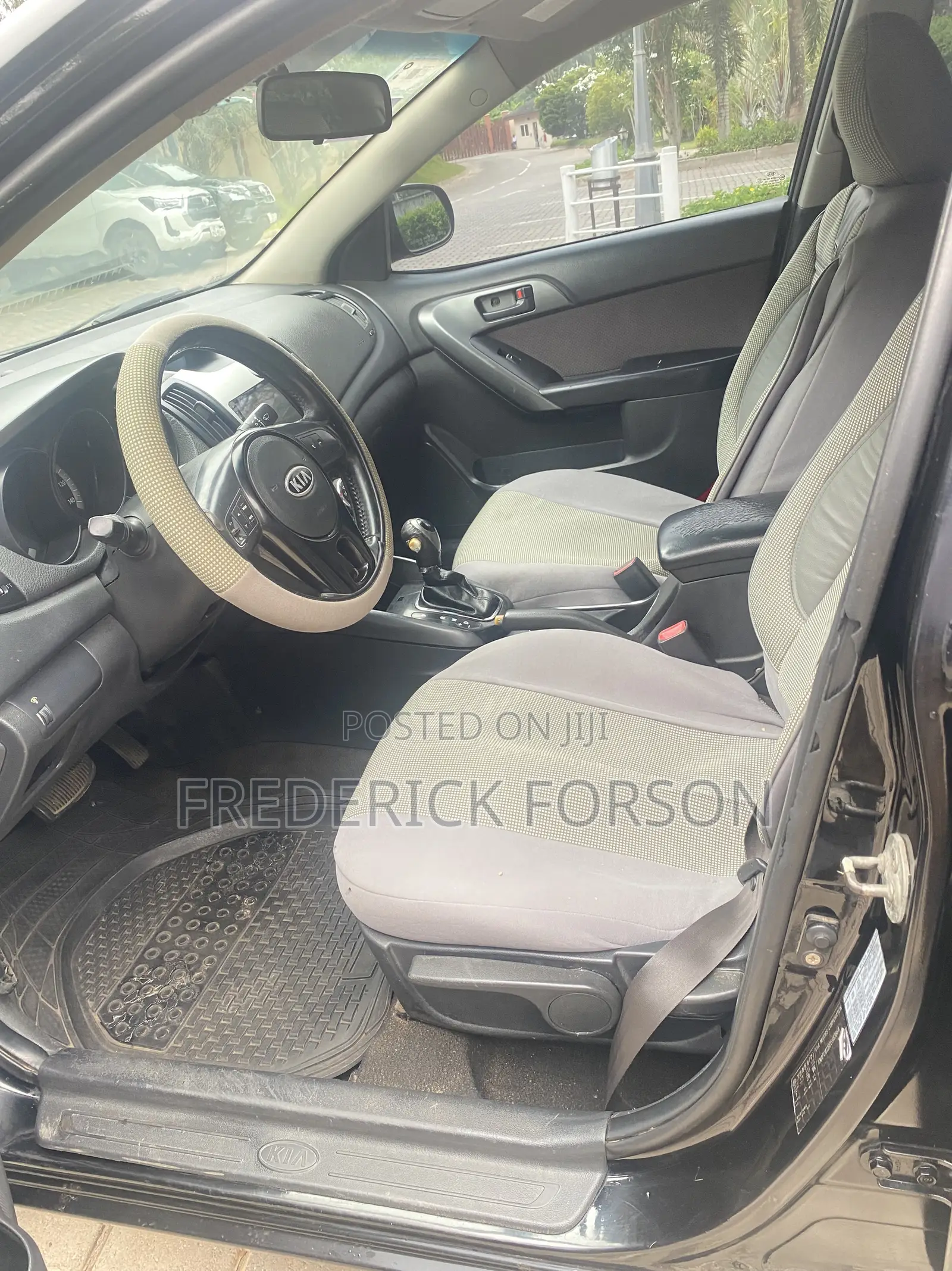 Kia Cerato 2012 Black