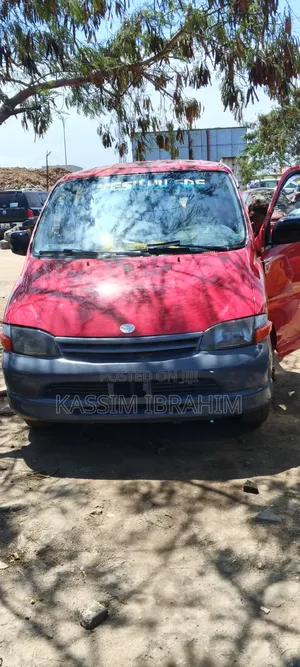 Toyota HiAce 2015 Red