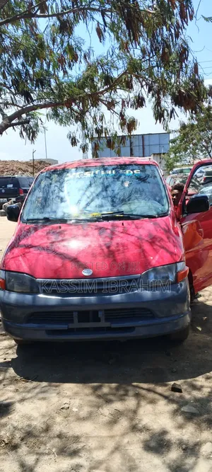 Toyota HiAce 2015 Red