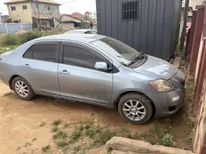 Toyota Belta 2010 Blue