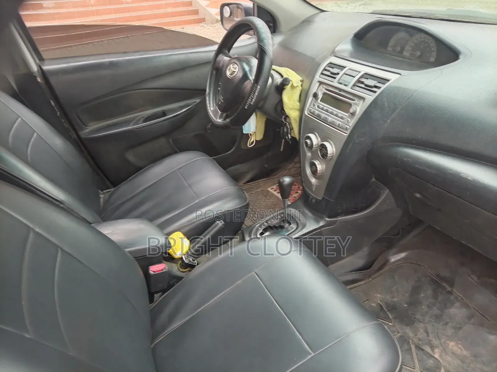Toyota Yaris 2010 Silver