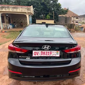 Hyundai Elantra Limited Sedan FWD (2.0L 4cyl 6A) 2017 Black