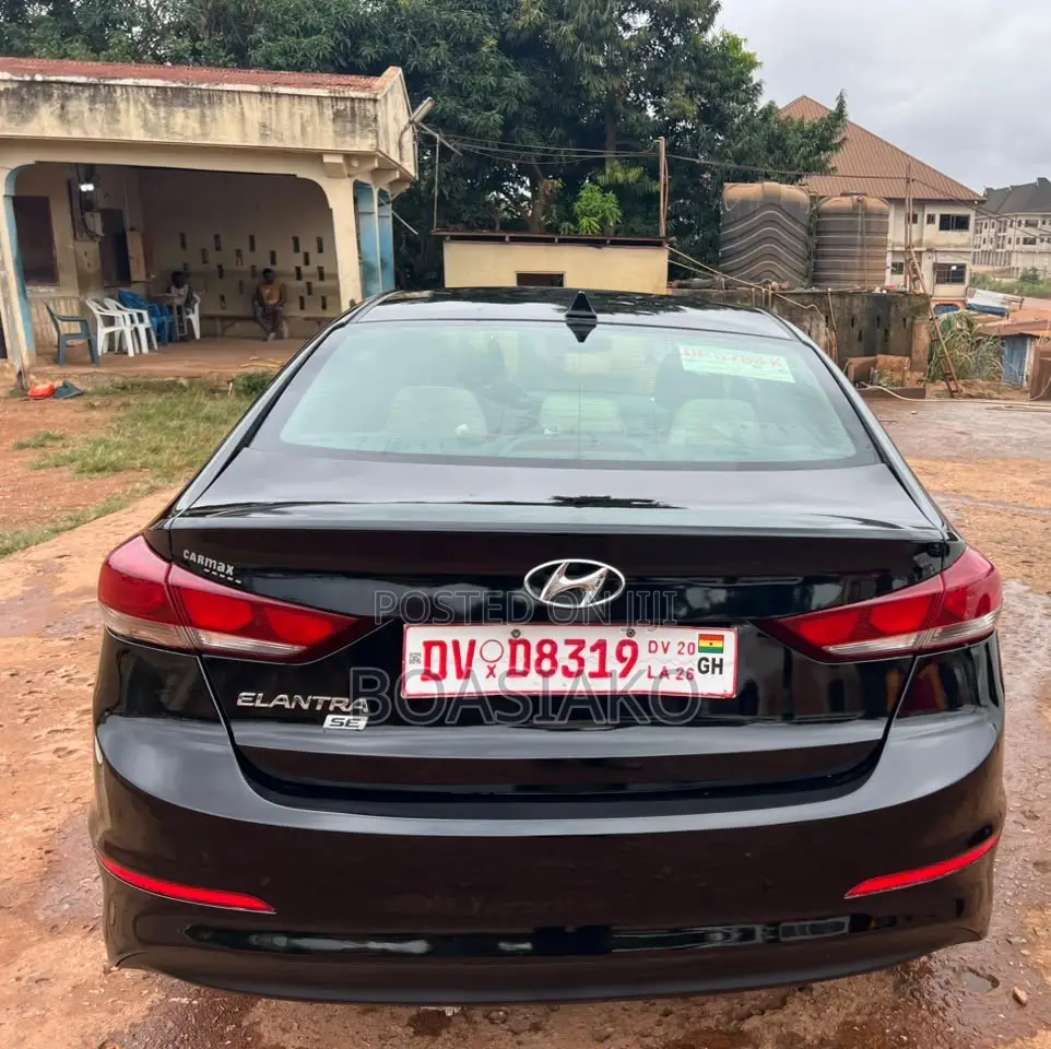 Hyundai Elantra Limited Sedan FWD (2.0L 4cyl 6A) 2017 Black