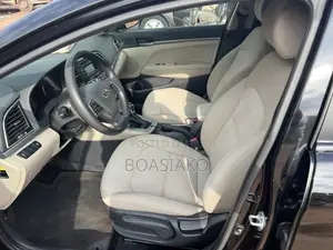 Hyundai Elantra Limited Sedan FWD (2.0L 4cyl 6A) 2017 Black