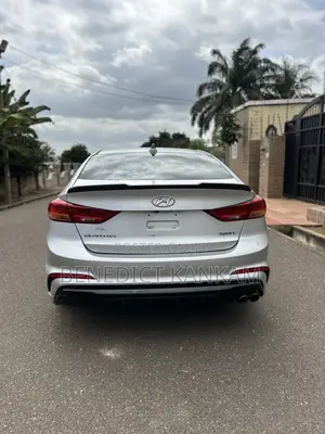 Hyundai Elantra Sport Sedan FWD (1.6L 4cyl 6M) 2017 Silver