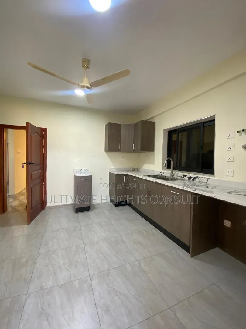 3bdrm Apartment in Akweteyman, Pentecost for rent