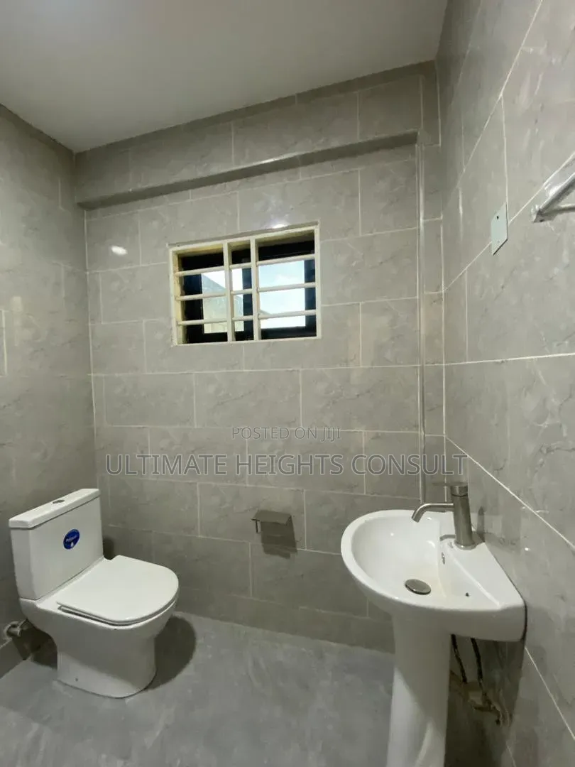 3bdrm Apartment in Akweteyman, Pentecost for rent