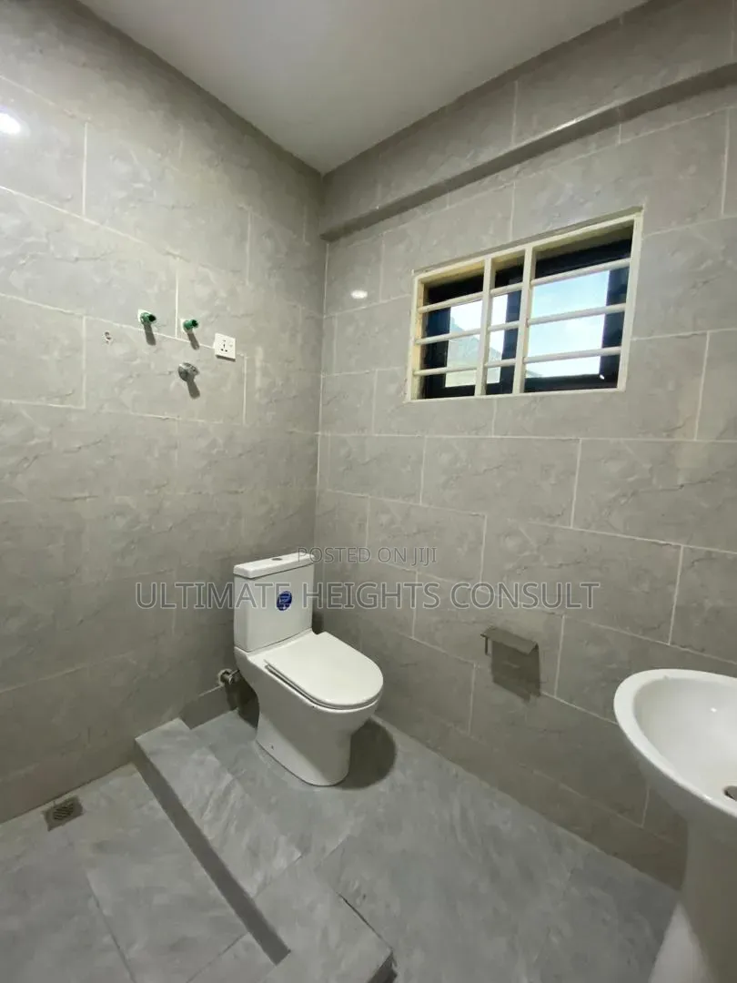 3bdrm Apartment in Akweteyman, Pentecost for rent