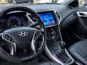 Hyundai Elantra 2014 Red