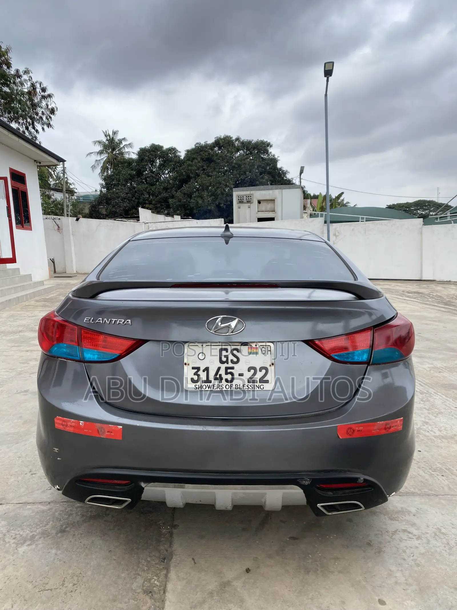 Hyundai Elantra GLS Sedan FWD (1.8L 4cyl 6A) 2013 Gray
