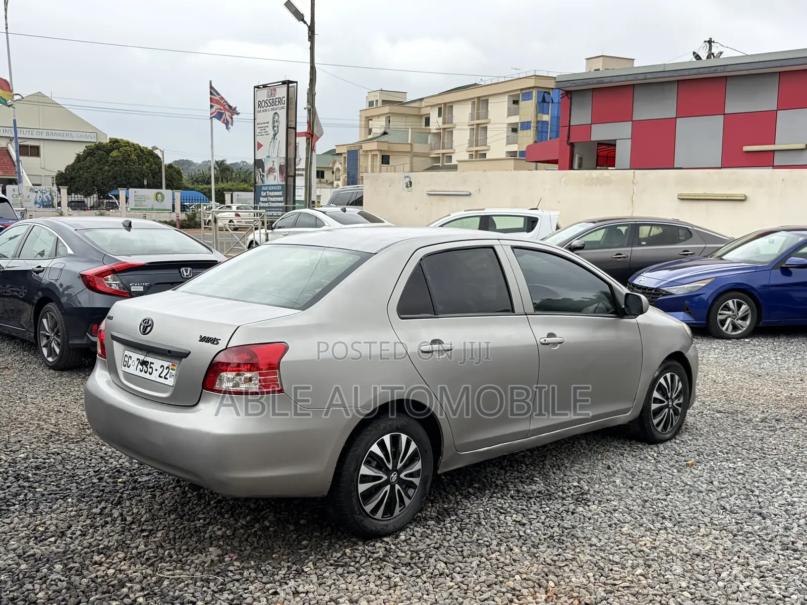 Toyota Yaris Base Sedan 4dr 2010 Silver