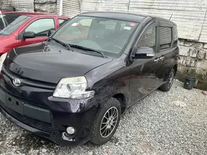 Toyota Sienta 1.5 AWD (6-seater) 2016 Black