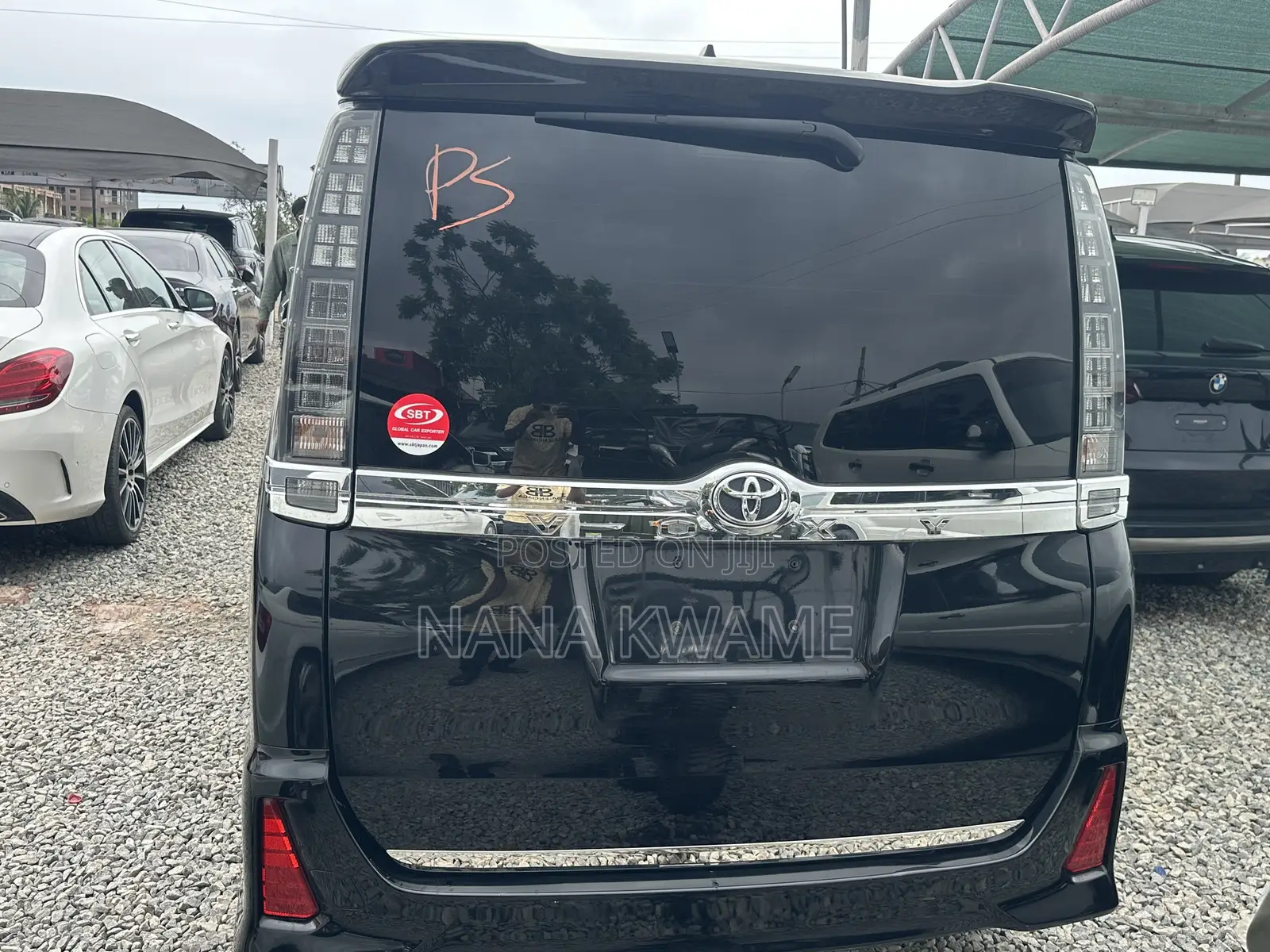 Toyota Voxy V 4WD 8-Seater 2017 Black