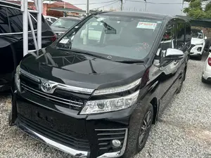 Toyota Voxy V 4WD 8-Seater 2017 Black