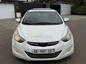 Hyundai Elantra Limited Sedan FWD (1.8L 4cyl 6A) 2013 White